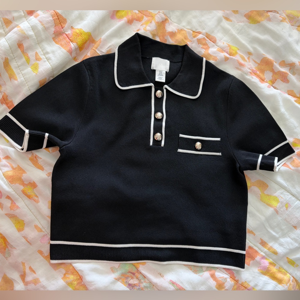 H&M Women’s Cropped Polo (Size XS)